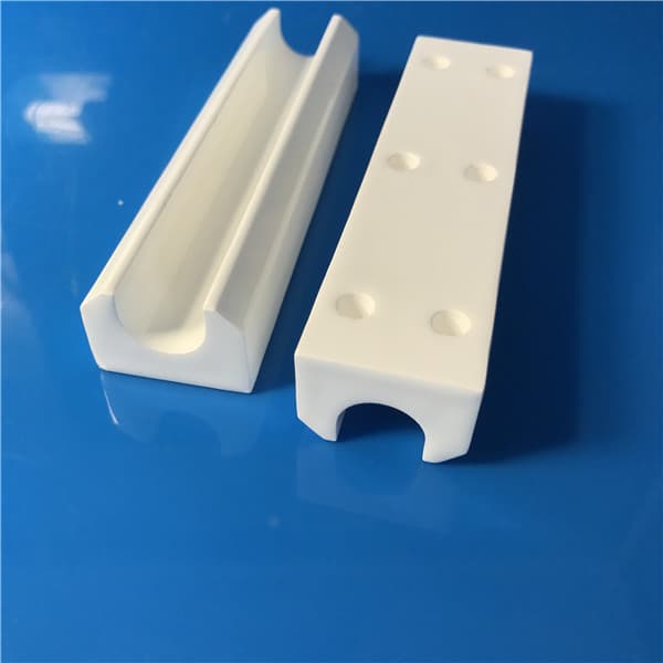 All-surface glazed alumina ceramic reflector